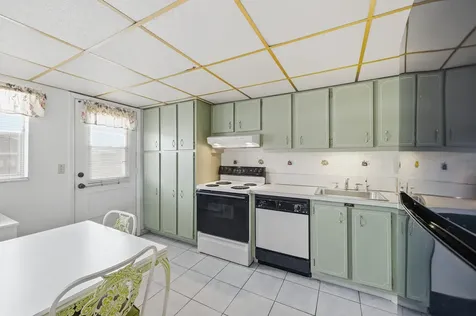 2991 NW 46th Avenue Lauderdale Lakes FL 33313