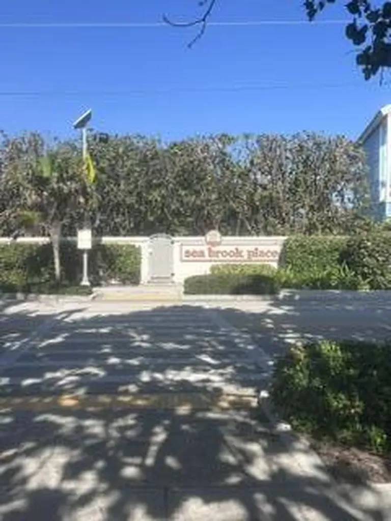 170 Seabreeze Circle Jupiter FL 33477
