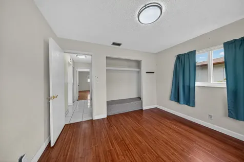 8104 NW 94th Avenue Tamarac FL 33321