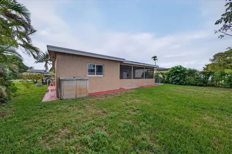 8104 NW 94th Avenue Tamarac FL 33321