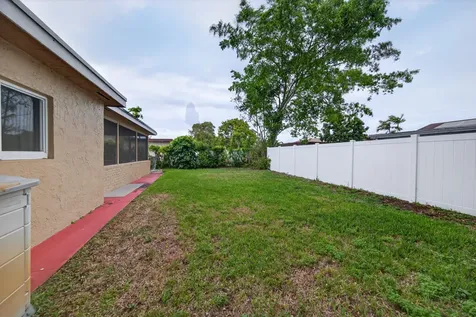 8104 NW 94th Avenue Tamarac FL 33321