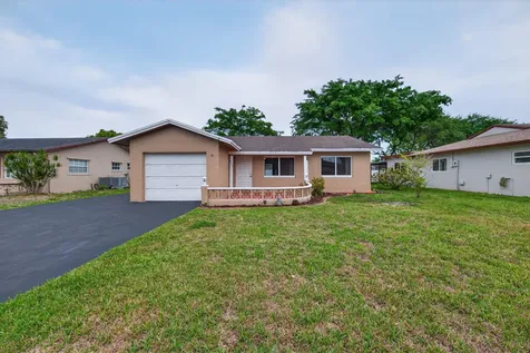 8104 NW 94th Avenue Tamarac FL 33321