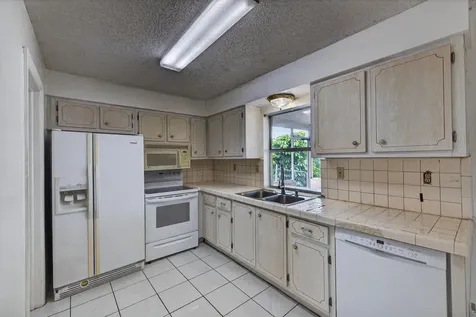 8104 NW 94th Avenue Tamarac FL 33321