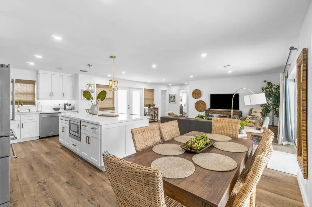 4586 Ellwood Drive Delray Beach FL 33445