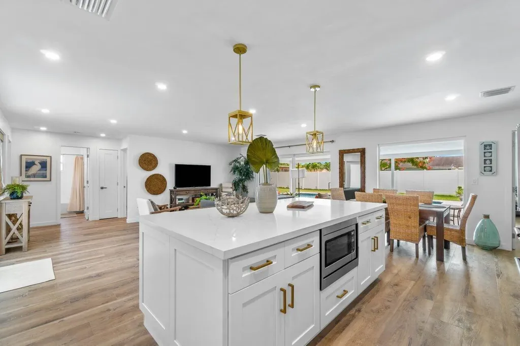 4586 Ellwood Drive Delray Beach FL 33445