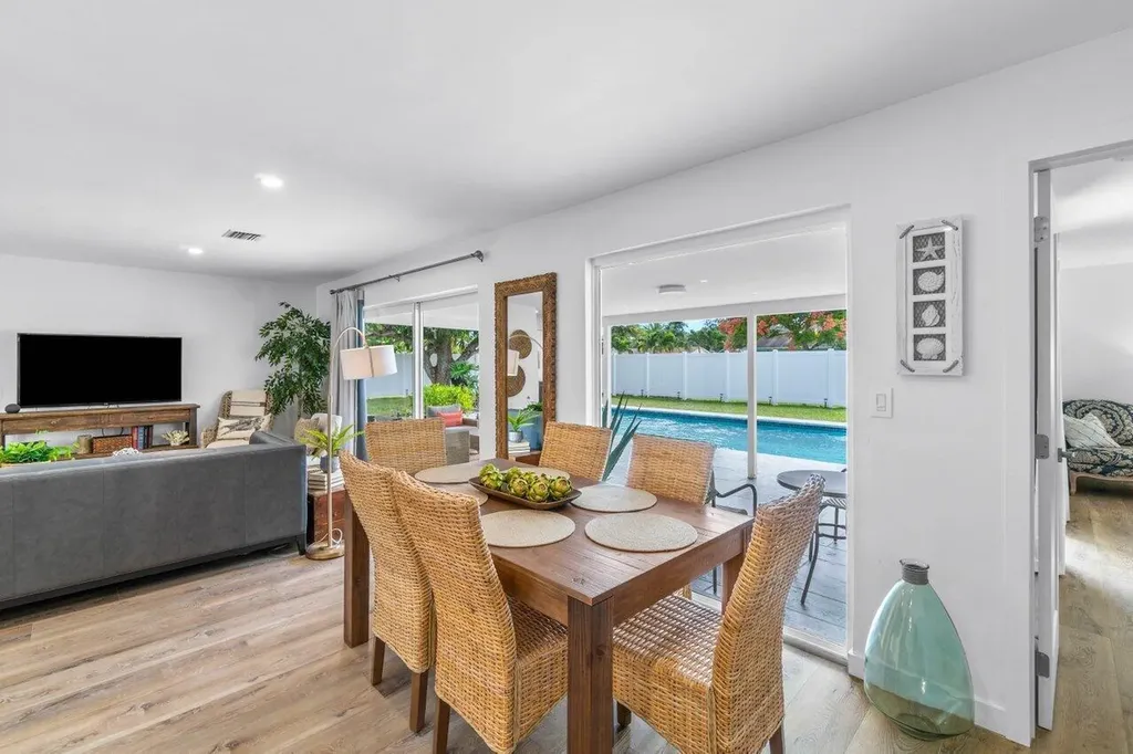 4586 Ellwood Drive Delray Beach FL 33445