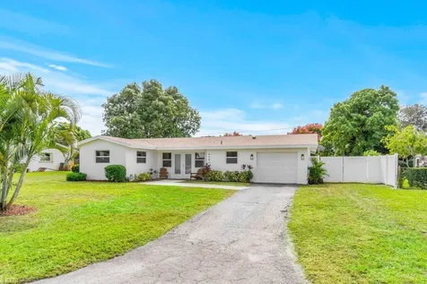 4586 Ellwood Drive Delray Beach FL 33445