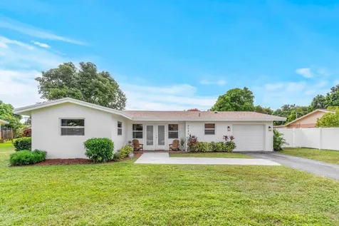 4586 Ellwood Drive Delray Beach FL 33445