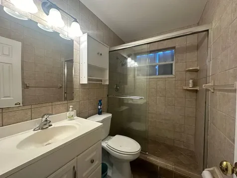 740 NE 37th Street Oakland Park FL 33334
