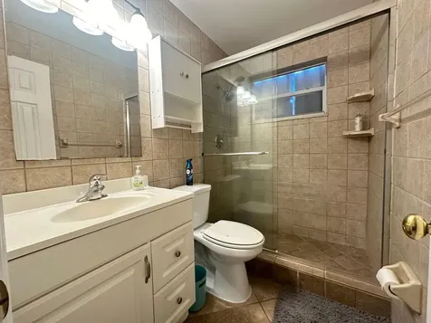 740 NE 37th Street Oakland Park FL 33334