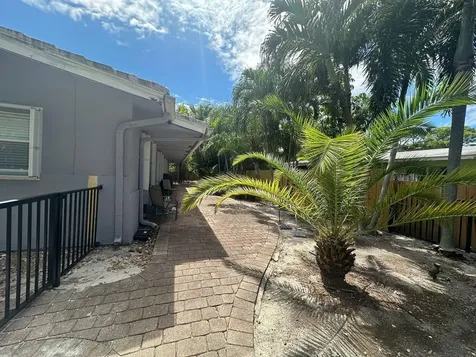 740 NE 37th Street Oakland Park FL 33334