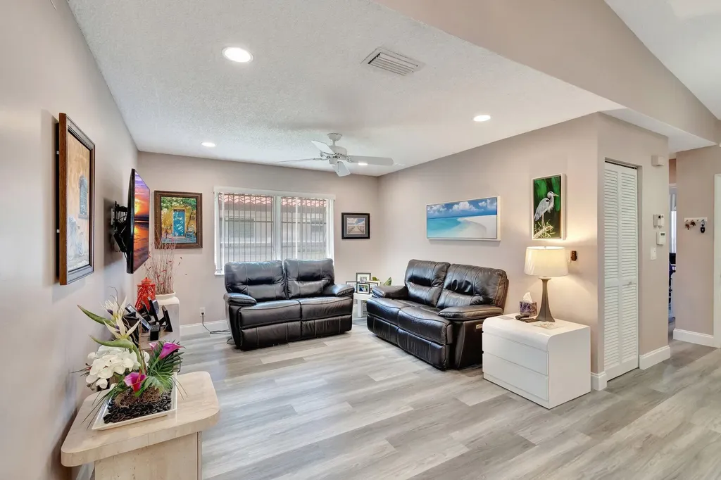 6100 Waldwick Circle Delray Beach FL 33484