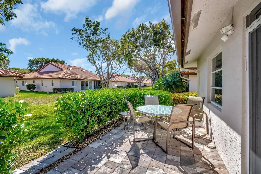 6100 Waldwick Circle Delray Beach FL 33484