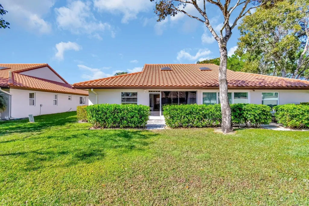 6100 Waldwick Circle Delray Beach FL 33484