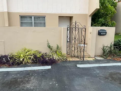 4008 Inverrary Drive Lauderhill FL 33319