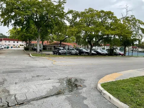 4008 Inverrary Drive Lauderhill FL 33319