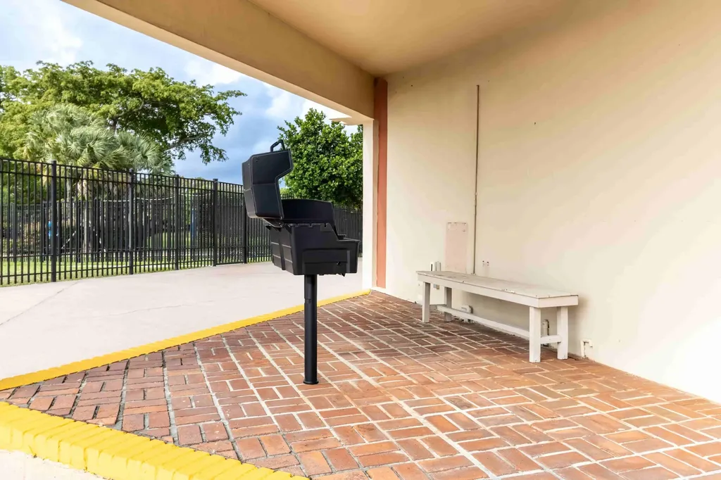 2800 Sunrise Lakes Drive W Sunrise FL 33322