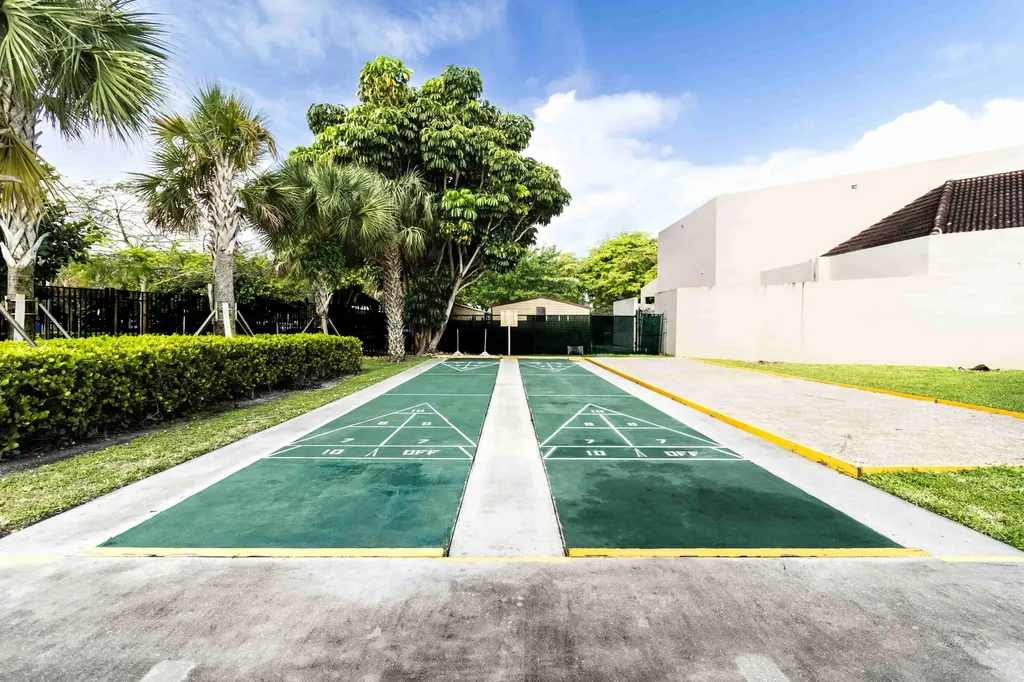 2800 Sunrise Lakes Drive W Sunrise FL 33322