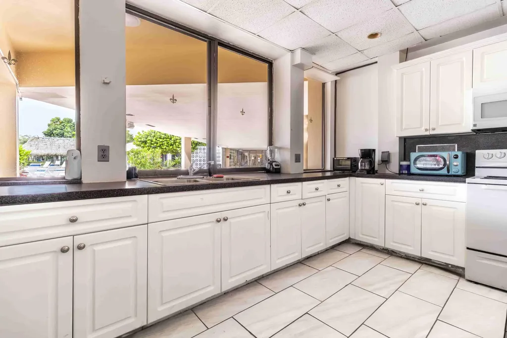 2800 Sunrise Lakes Drive W Sunrise FL 33322