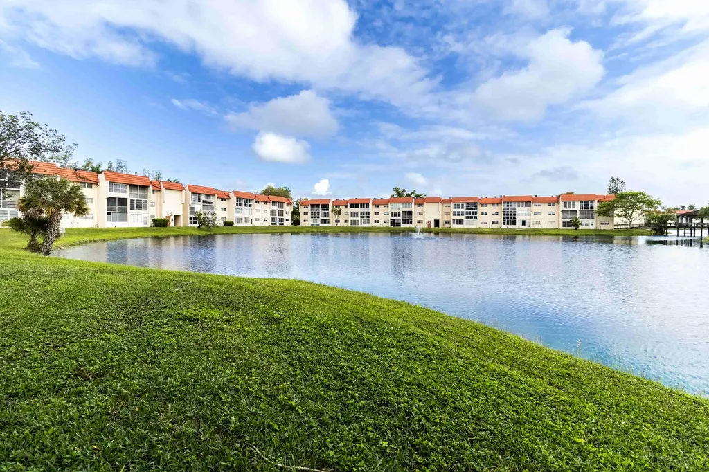 2800 Sunrise Lakes Drive W Sunrise FL 33322