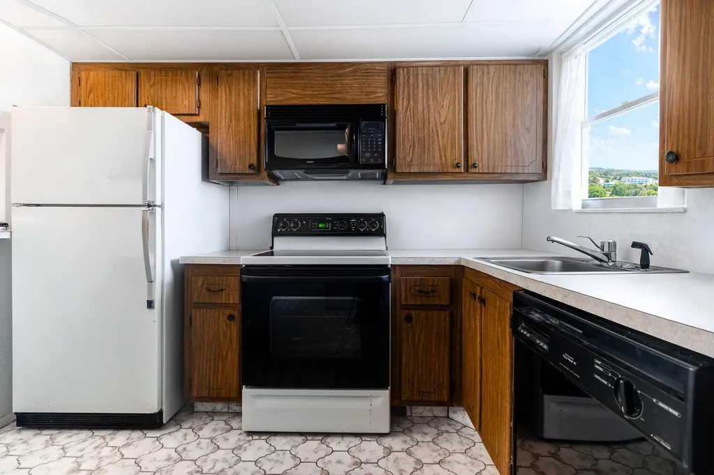 2800 Sunrise Lakes Drive W Sunrise FL 33322