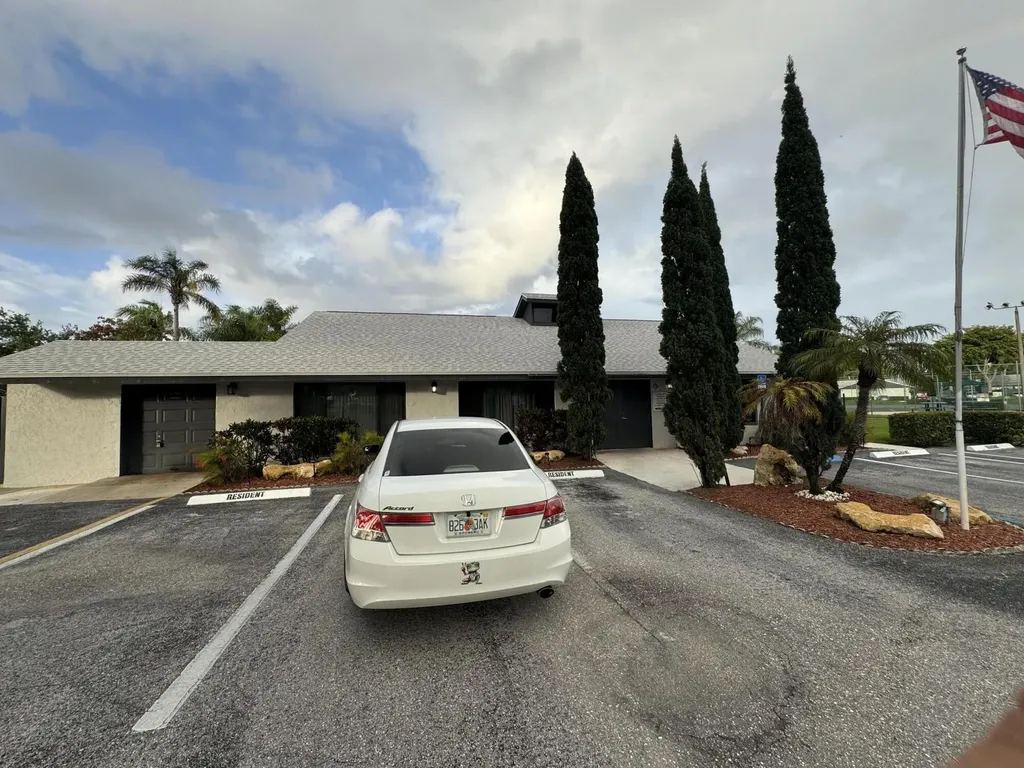 1148 Summit Trail Circle West Palm Beach FL 33415