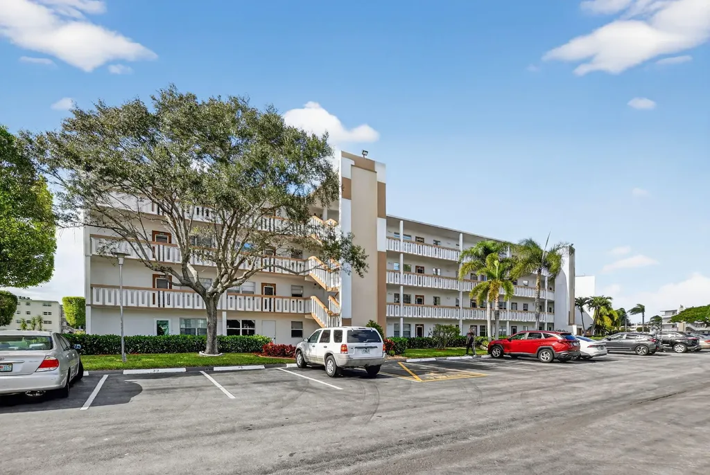 3080 Cornwall D Boca Raton FL 33434