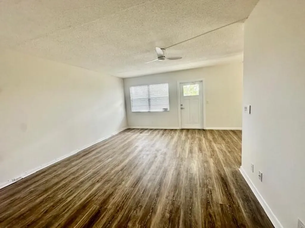 3080 Cornwall D Boca Raton FL 33434