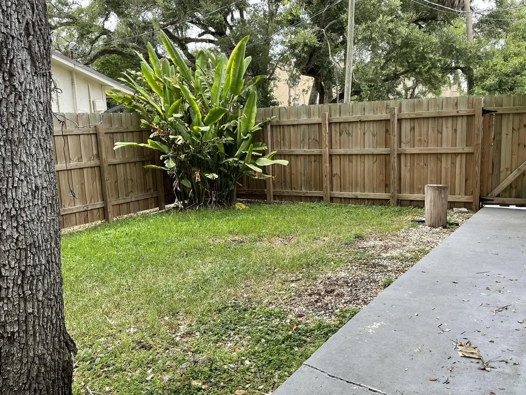 1990 SW 9th Street Fort Lauderdale FL 33312