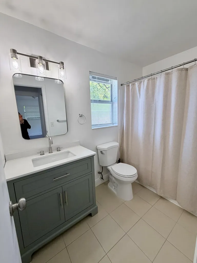 1990 SW 9th Street Fort Lauderdale FL 33312
