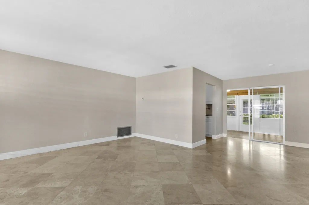 110 NW 24th Court Pompano Beach FL 33064