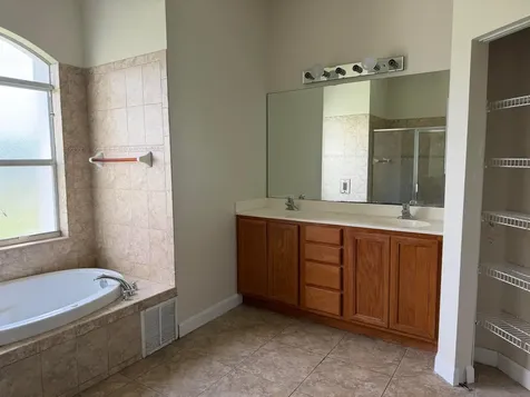 787 SE Evergreen Terrace Port St Lucie FL 34983
