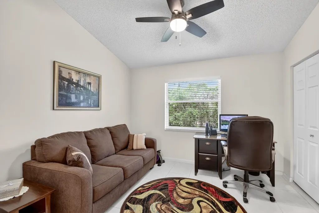 9718 Harbour Lake Circle Boynton Beach FL 33437
