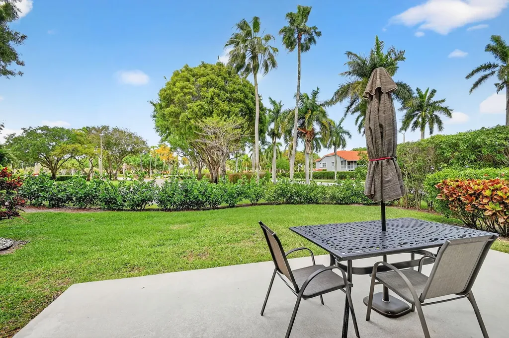9718 Harbour Lake Circle Boynton Beach FL 33437