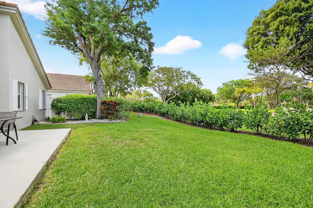 9718 Harbour Lake Circle Boynton Beach FL 33437