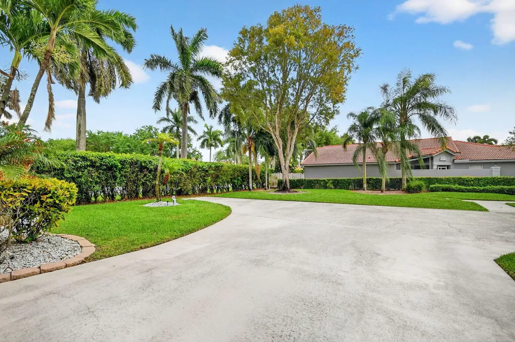 9718 Harbour Lake Circle Boynton Beach FL 33437