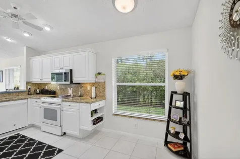 9718 Harbour Lake Circle Boynton Beach FL 33437
