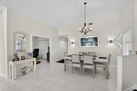 9718 Harbour Lake Circle Boynton Beach FL 33437