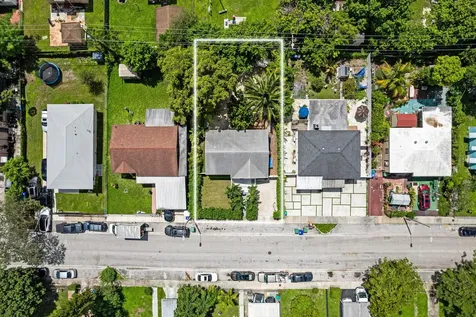 1044 NW 60th Street Miami FL 33127