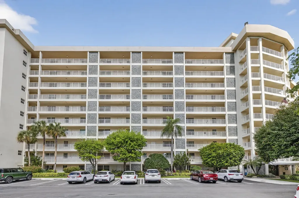 3499 Oaks Way Pompano Beach FL 33069