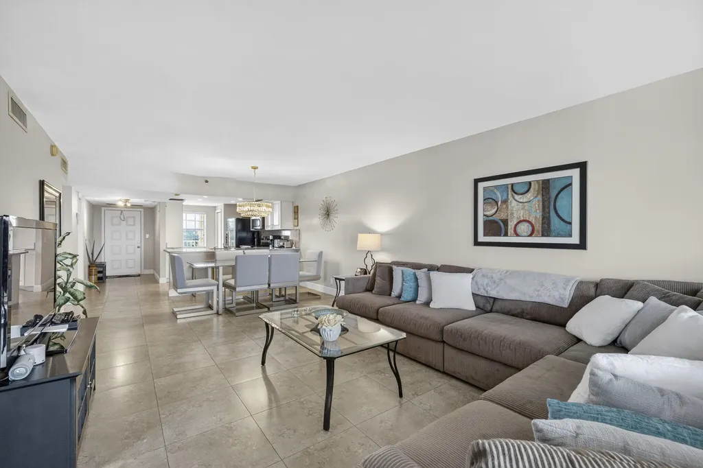 3499 Oaks Way Pompano Beach FL 33069