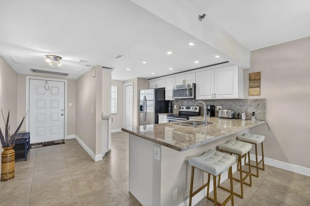 3499 Oaks Way Pompano Beach FL 33069