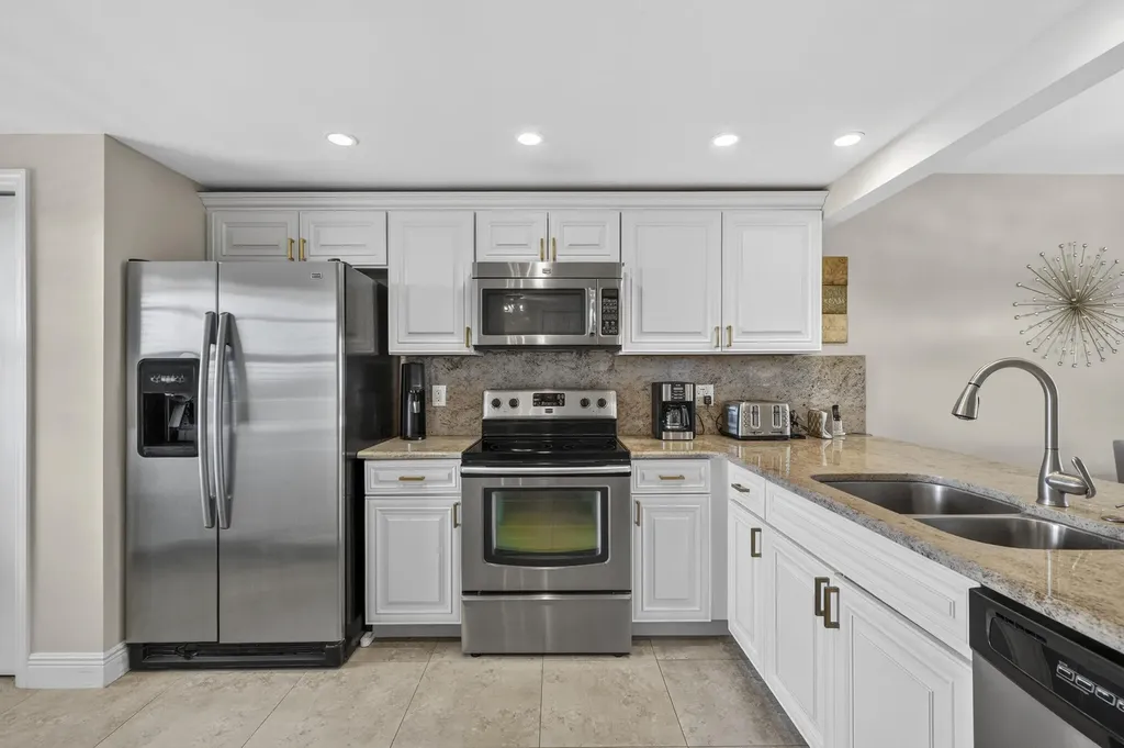 3499 Oaks Way Pompano Beach FL 33069