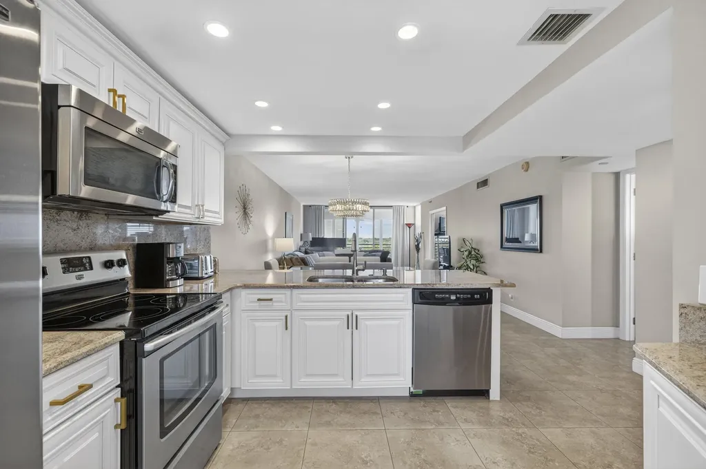 3499 Oaks Way Pompano Beach FL 33069
