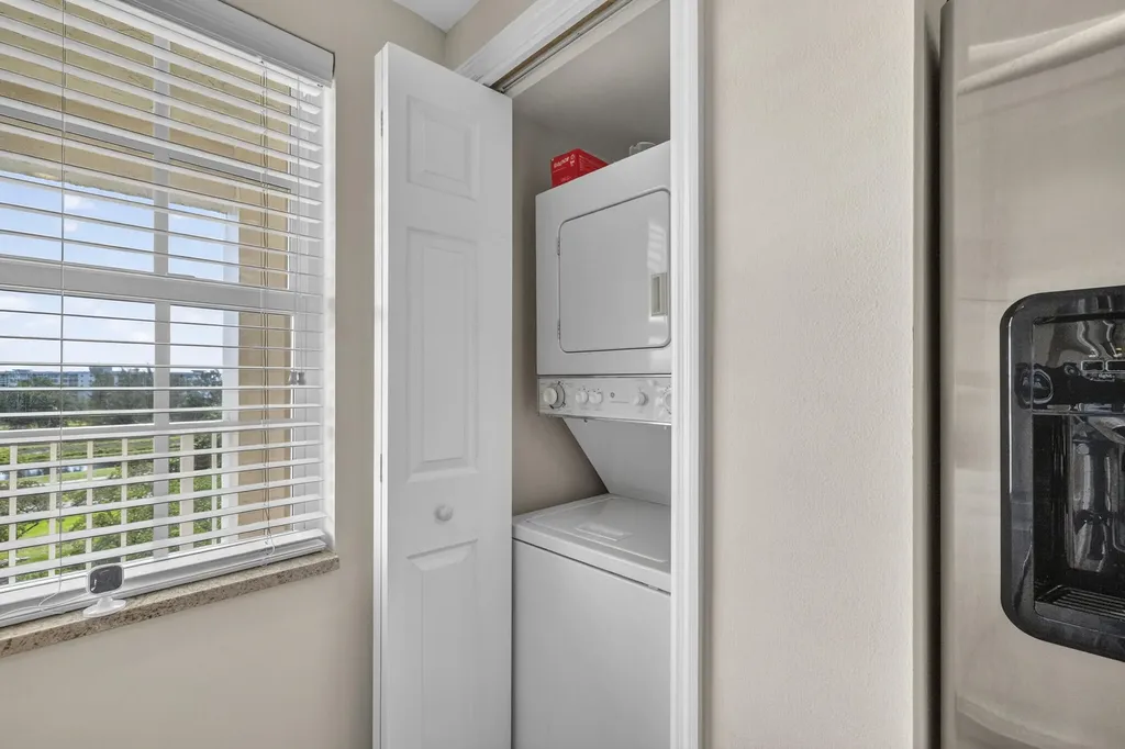 3499 Oaks Way Pompano Beach FL 33069