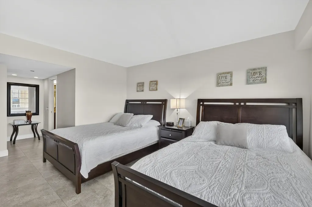 3499 Oaks Way Pompano Beach FL 33069