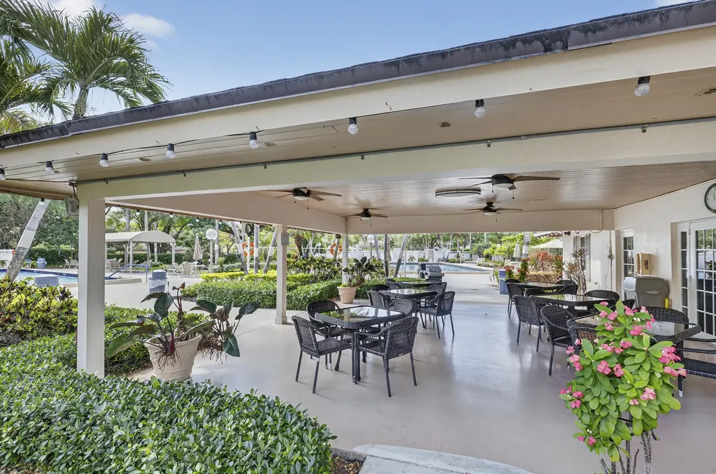 3499 Oaks Way Pompano Beach FL 33069
