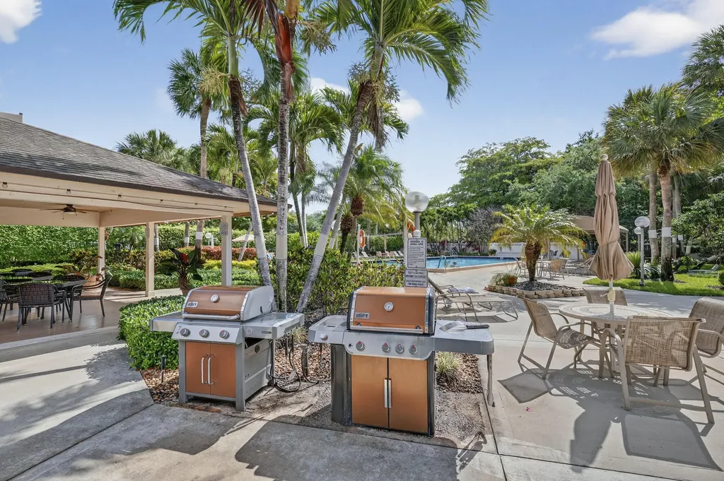 3499 Oaks Way Pompano Beach FL 33069