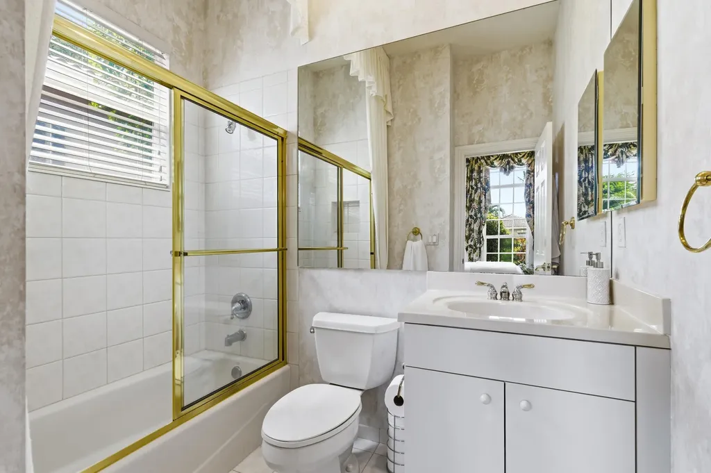 24 Laguna Terrace Palm Beach Gardens FL 33418