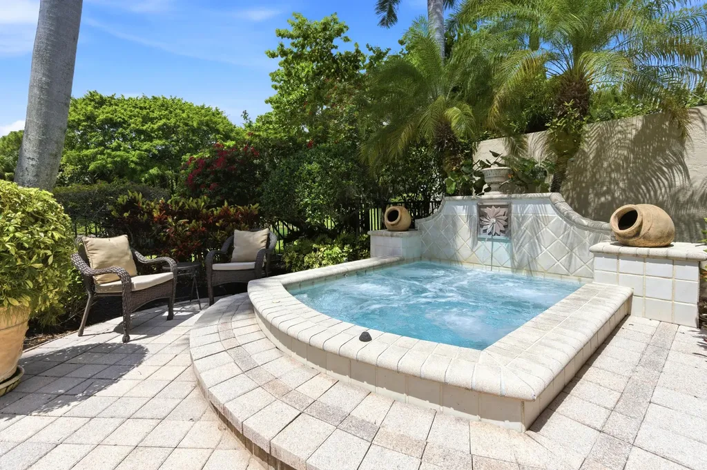 24 Laguna Terrace Palm Beach Gardens FL 33418